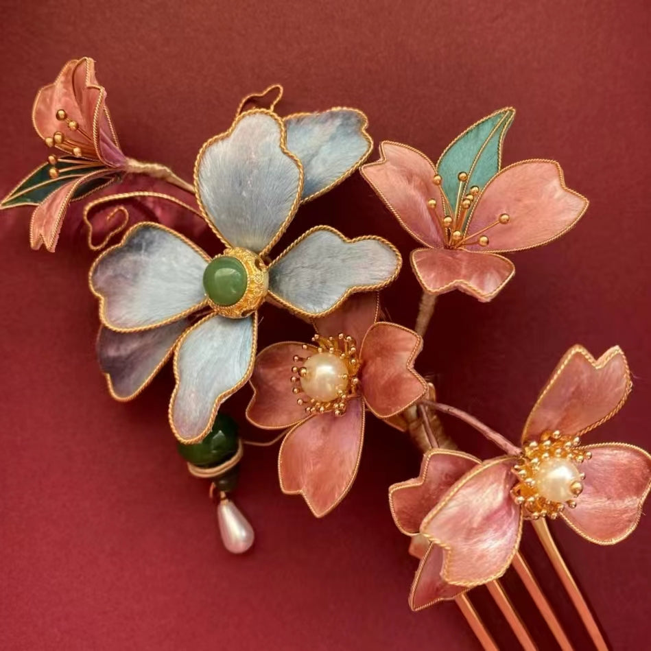 Exploring the Elegance of Velvet Flower Craftsmanship